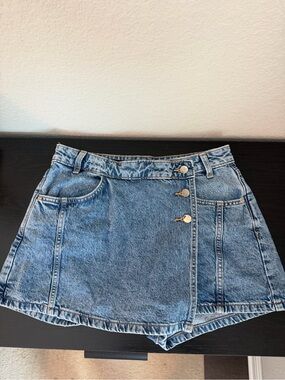 Zara Light Blue Denim Mini Skort with Side Buttons